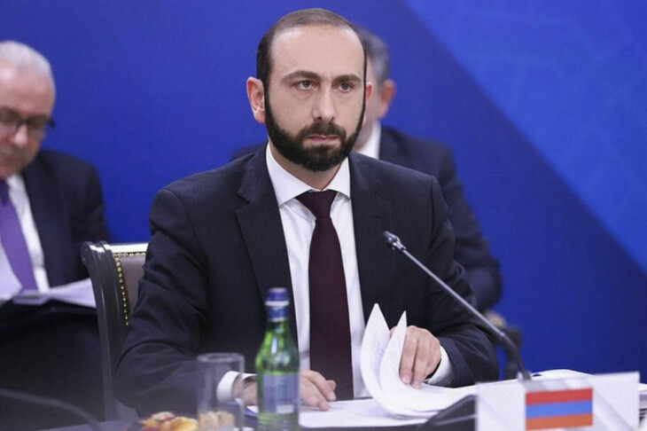 <p>Mirzoyan: "Qoşunların sərhəddən geri çəkilməsini müzakirə edirik"</p>