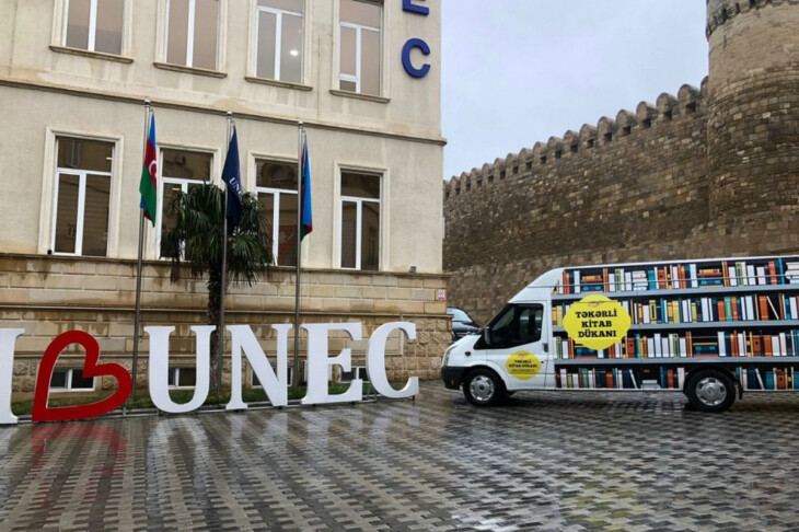 <p>Şahbaz Xuduoğlu: "Təkərli kitab dükanı" UNEC-də</p>