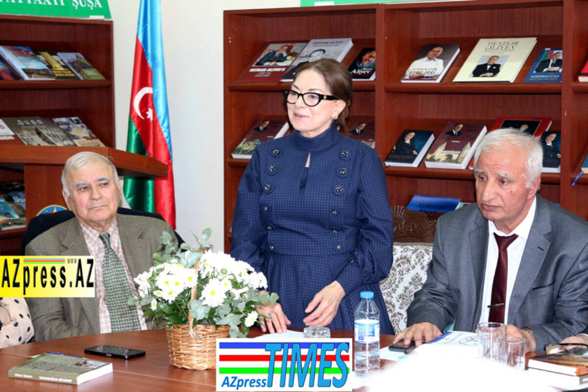 <p>Yazıçı Ulduz Qasımın yeni əsərlərinin təqdimat mərasimi keçirildi</p>