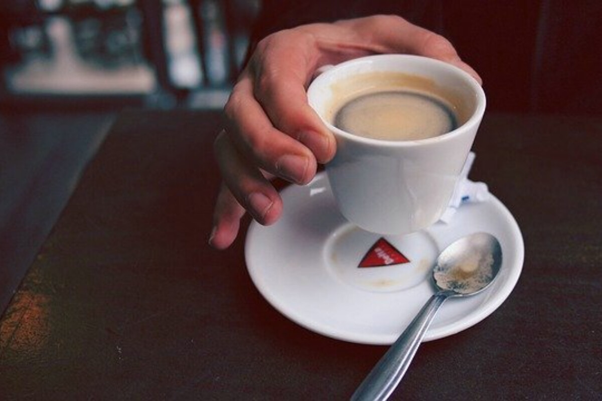 <p>Niyə "espresso" yox, "ekspresso"...</p>