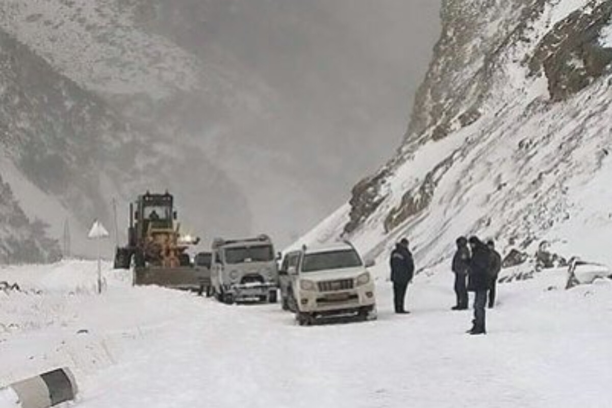 <p>Ermənistanı və Rusiyanı birləşdirən yol BAĞLANDI</p>