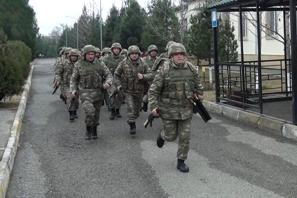 <p>Azərbaycan Ordusunda döyüşə hazırolma üzrə...</p>
