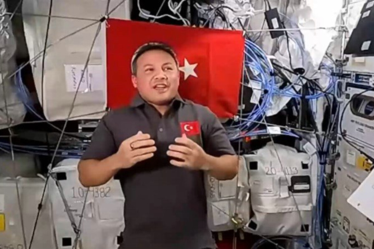 <p>Gezeravcının Yerə qayıdışı təxirə düşdü</p>