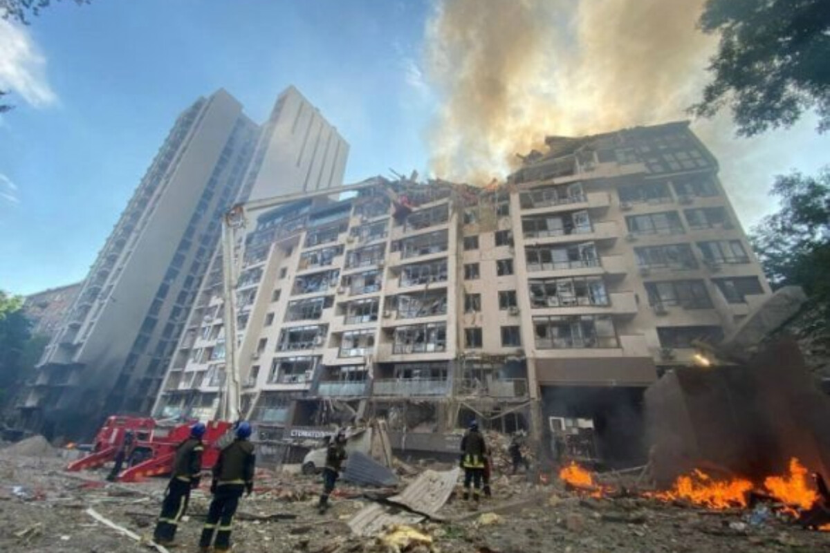<p>Kiyev raketlə vuruldu</p>