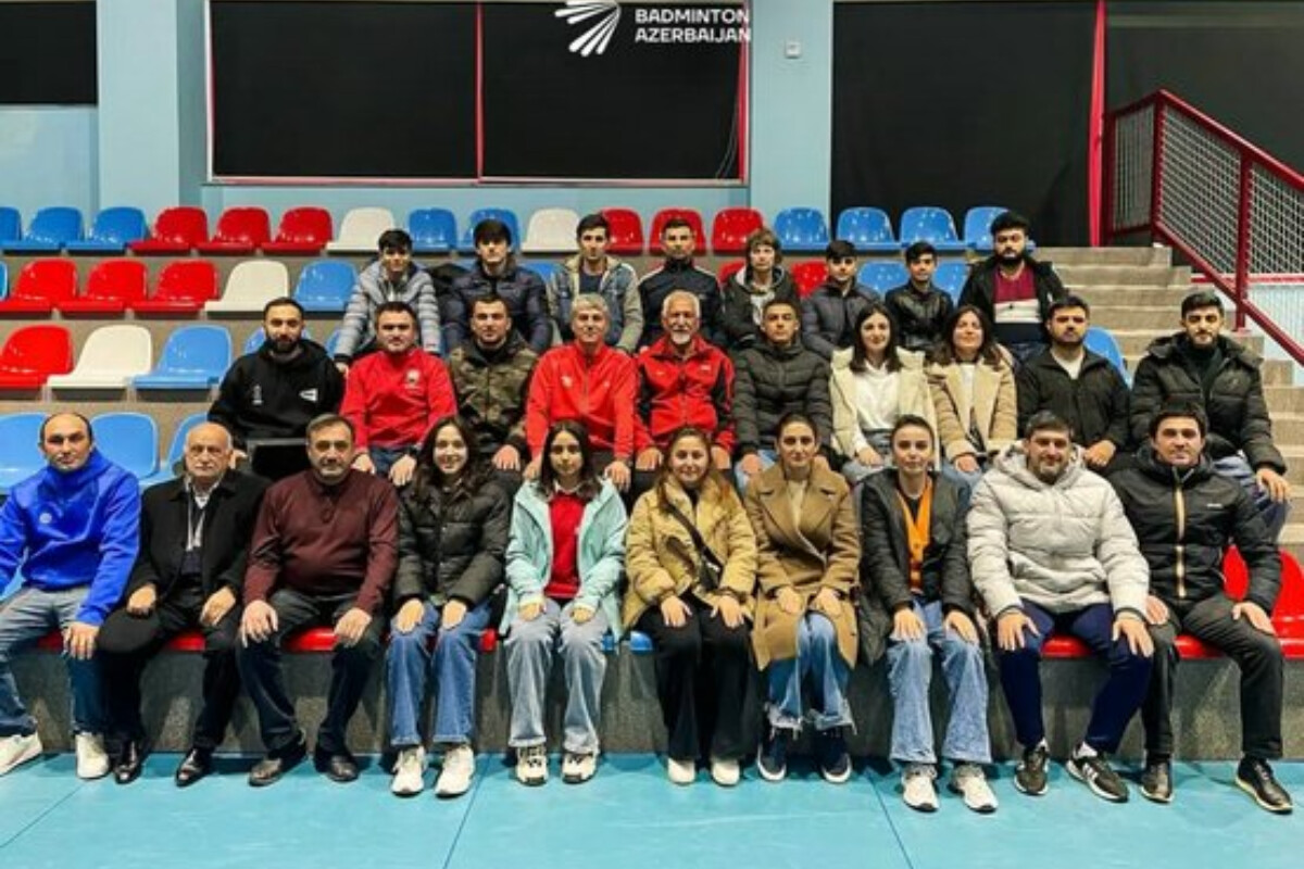 <p>Bakıda badminton suların 