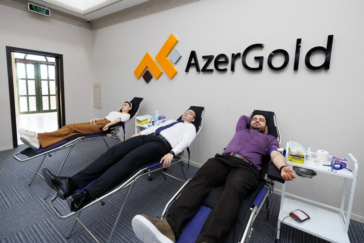 <p>“AzerGold” QSC-də növbəti qanvermə...</p>