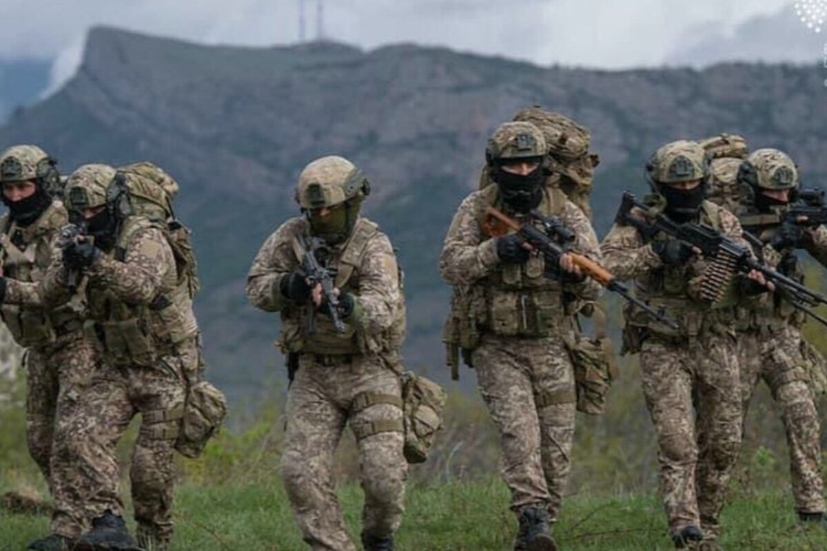 <p>Ermənilərin döyüş postu darmadağın edildi</p>