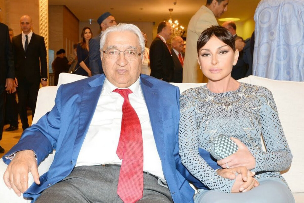 <p>Mehriban Əliyeva atasını belə təbrik etdi</p>