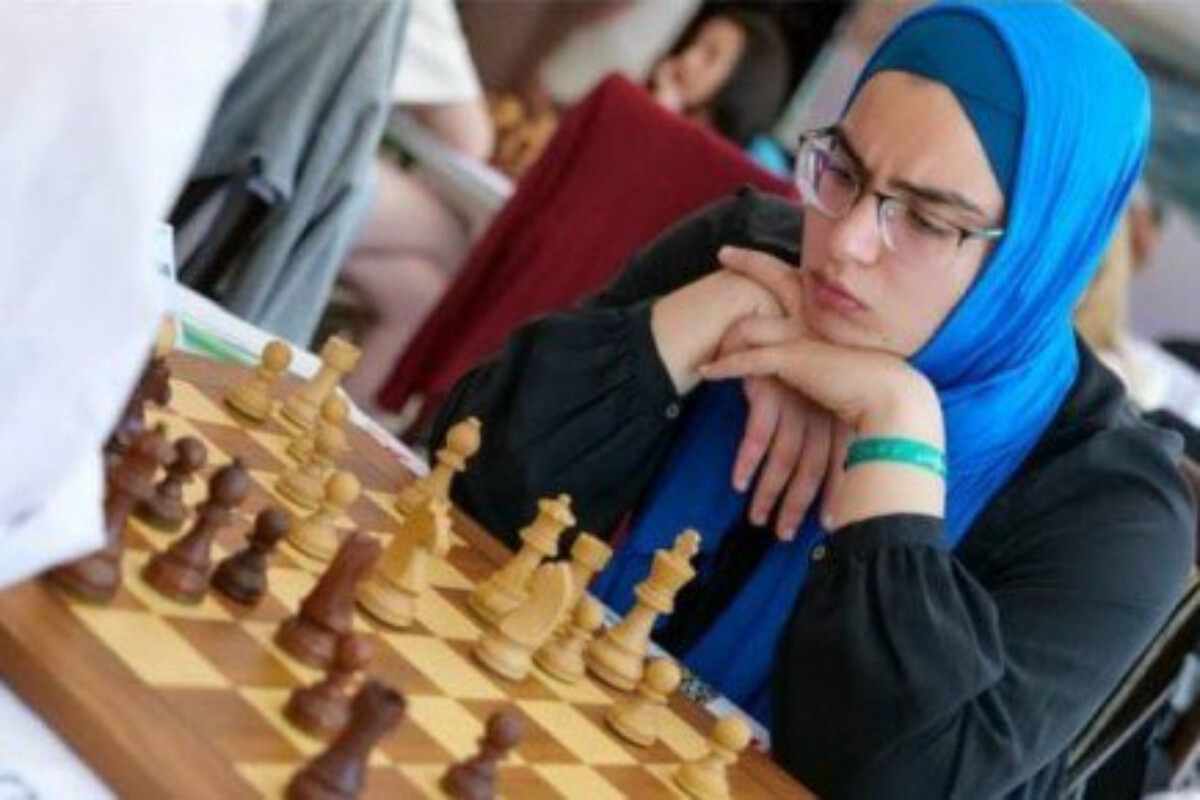 <p>Ayan Allahverdiyeva Azərbaycan çempionudur</p>

<p> </p>