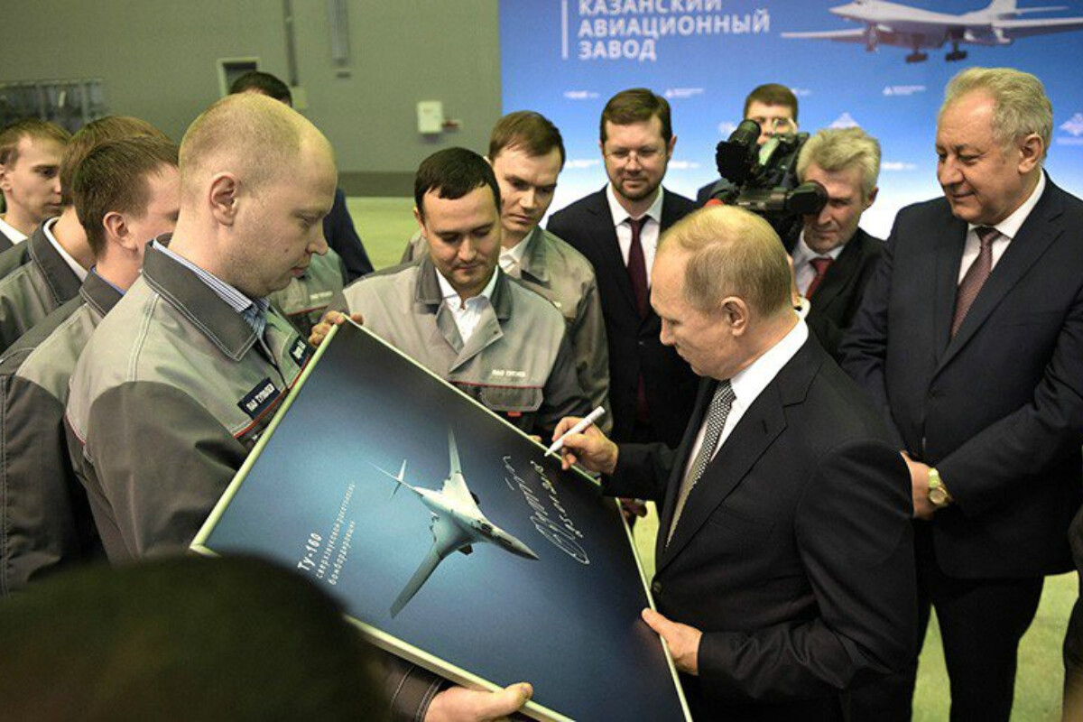 <p>Putin Tu-160M-də uçuşla bağlı təəssüratlarından danışıb</p>