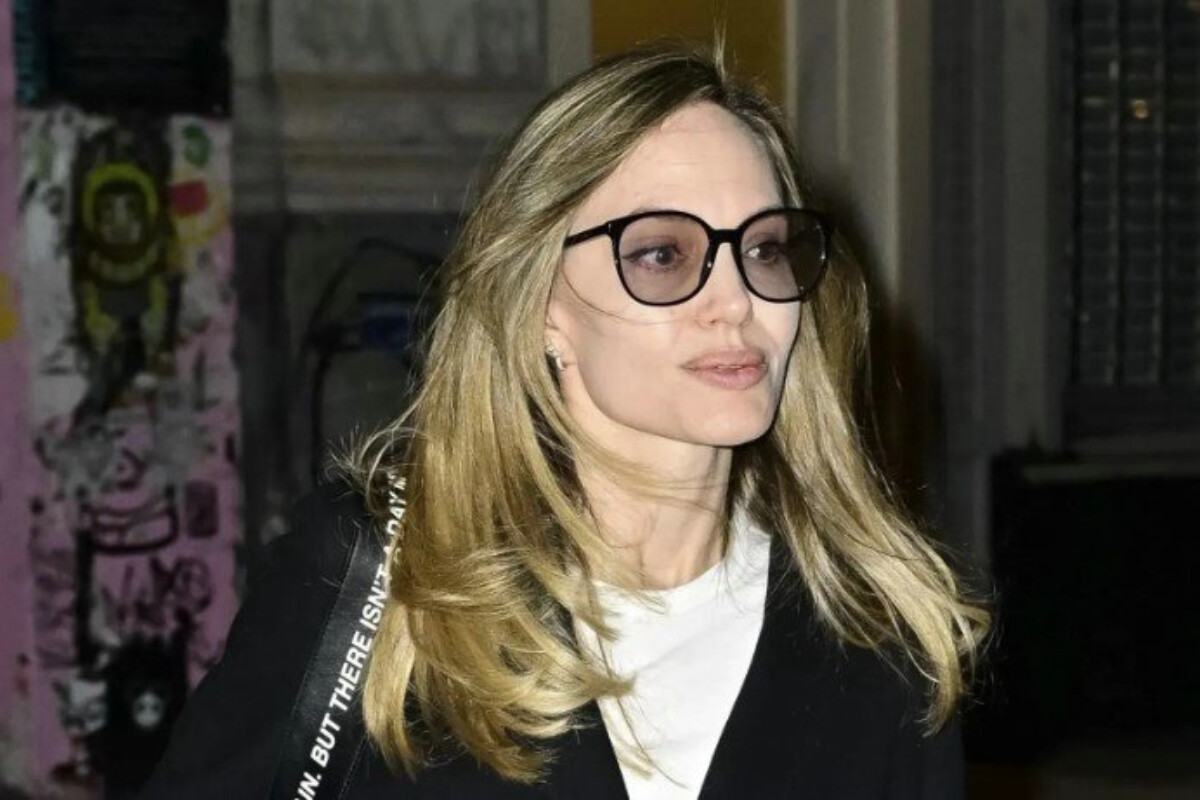 <p>Paparazzilər təsdiqlədi: Ancelina Coli kəskin şəkildə dəyişib</p>