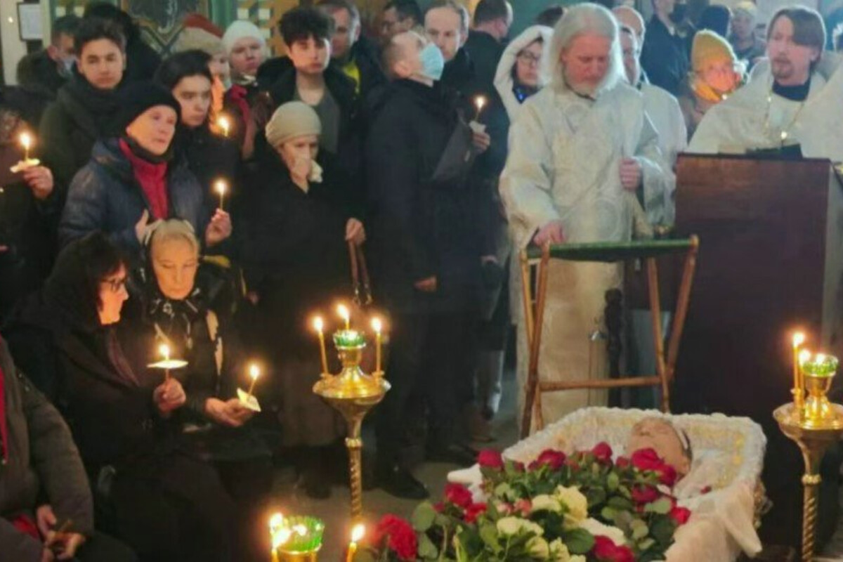 <p>Navalnı Moskvada Borisov qəbiristanlığında dəfn edilib</p>