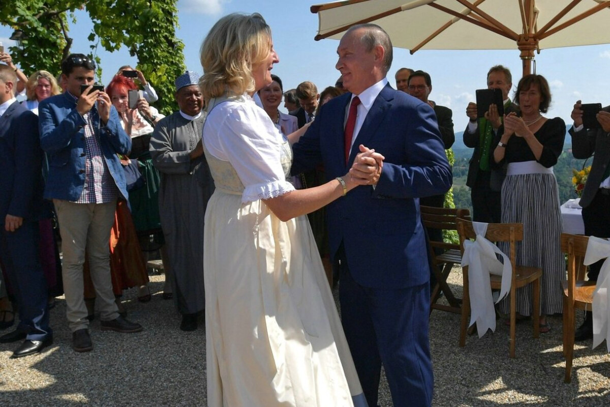 <p>Keçmiş nazir Rusiyaya köçdü</p>