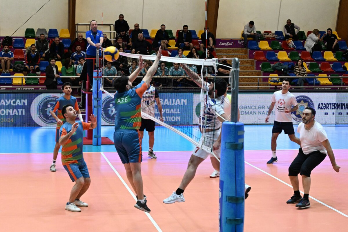 <p>Dövlət qurumlarının əməkdaşları arasında voleybol yarışı keçirilib</p>