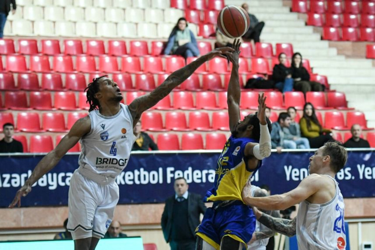 <p>Basketolçuların Azərbaycan Kubokunda 3-cü tura...</p>

<p> </p>