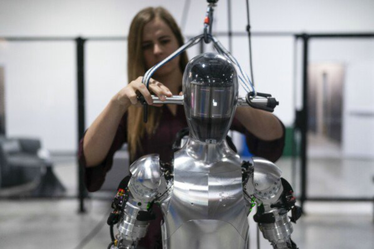 <p>ChatGPT robotun bədəninə daxil edildi</p>