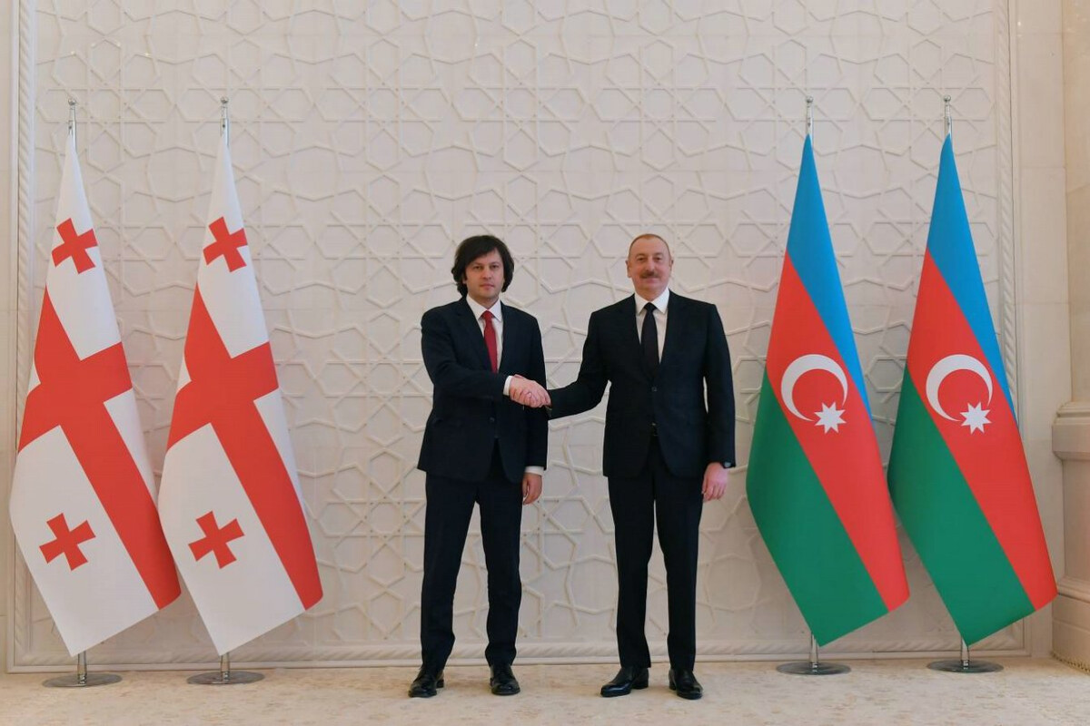 <p>İlham Əliyev Gürcüstanın Baş naziri İrakli Kobaxidze ilə görüşüb</p>