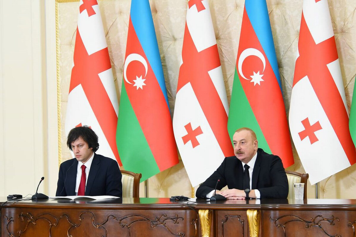 <p>İlham Əliyev və İrakli Kobaxidze mətbuata bəyanatlarla çıxış ediblər</p>