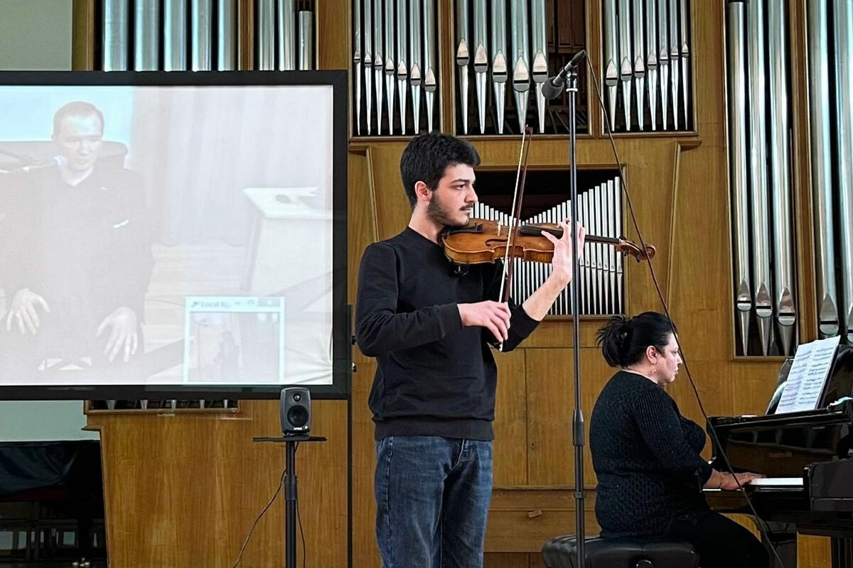 <p>BMA-da ustad dərs keçirildi</p>
