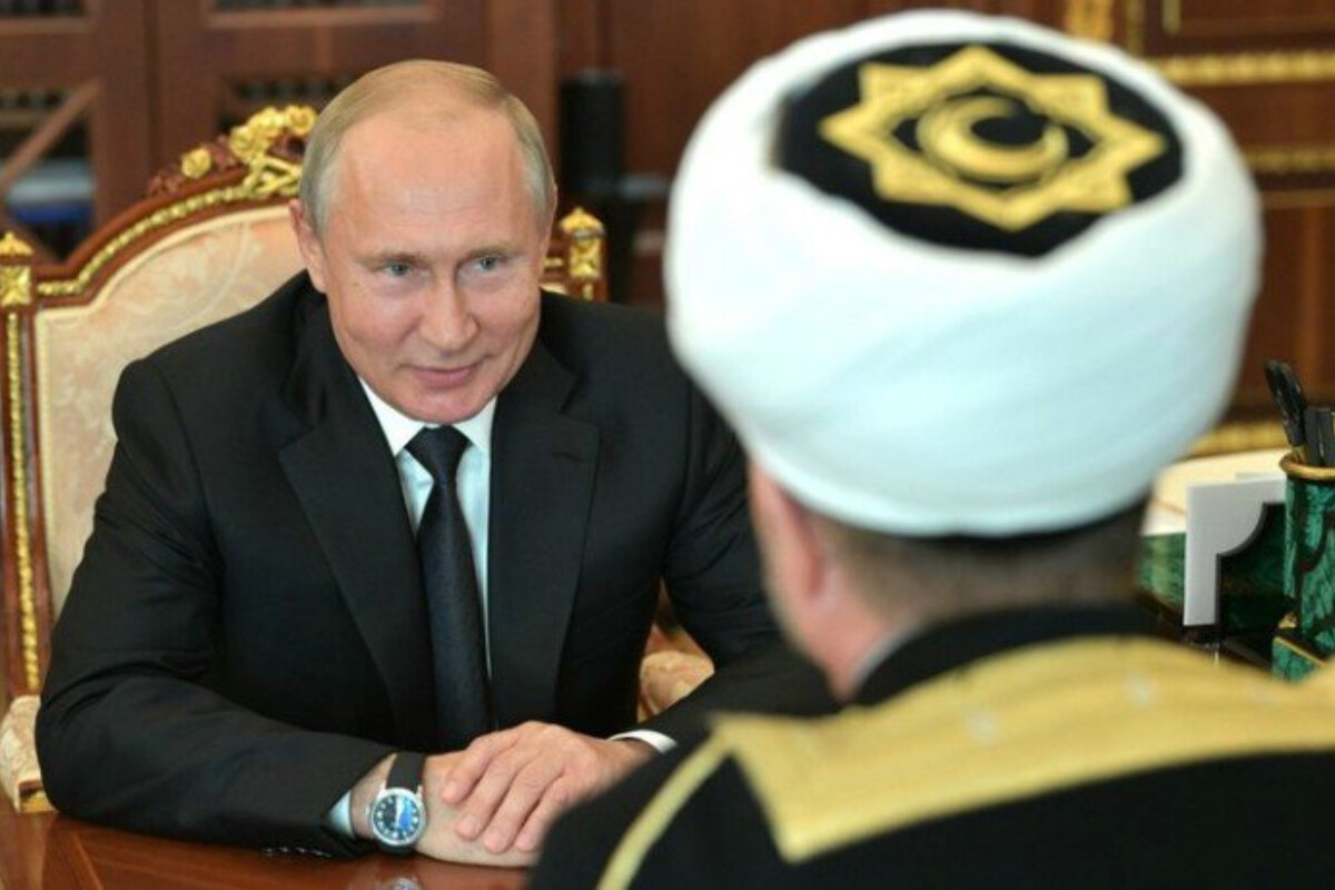 <p>Putin müsəlmanları Ramazan bayramı münasibətilə təbrik edib</p>