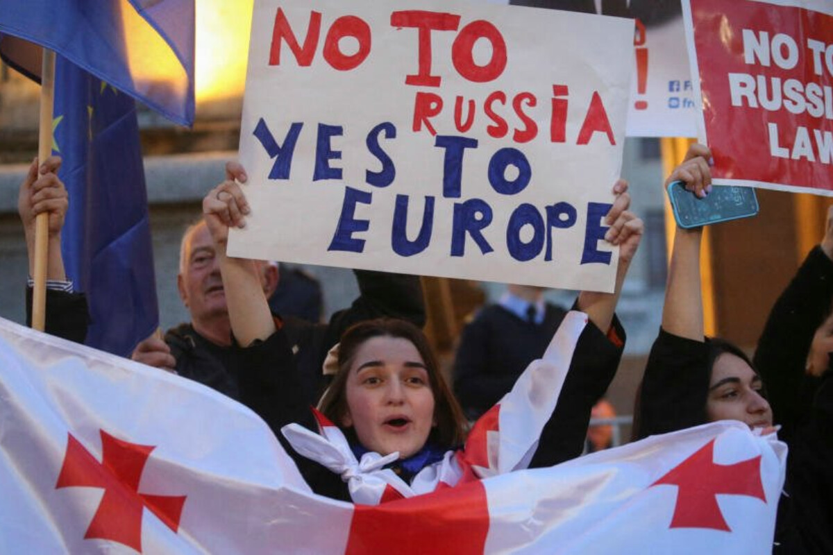 <p>Tbilisidə xarici agentlər haqqında qanuna etirazlar yenidən başlayıb</p>