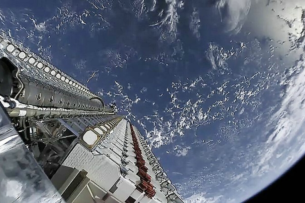 <p>Starlink peyklərinin Yer üçün yaratdığı yeni TƏHLÜKƏ</p>
