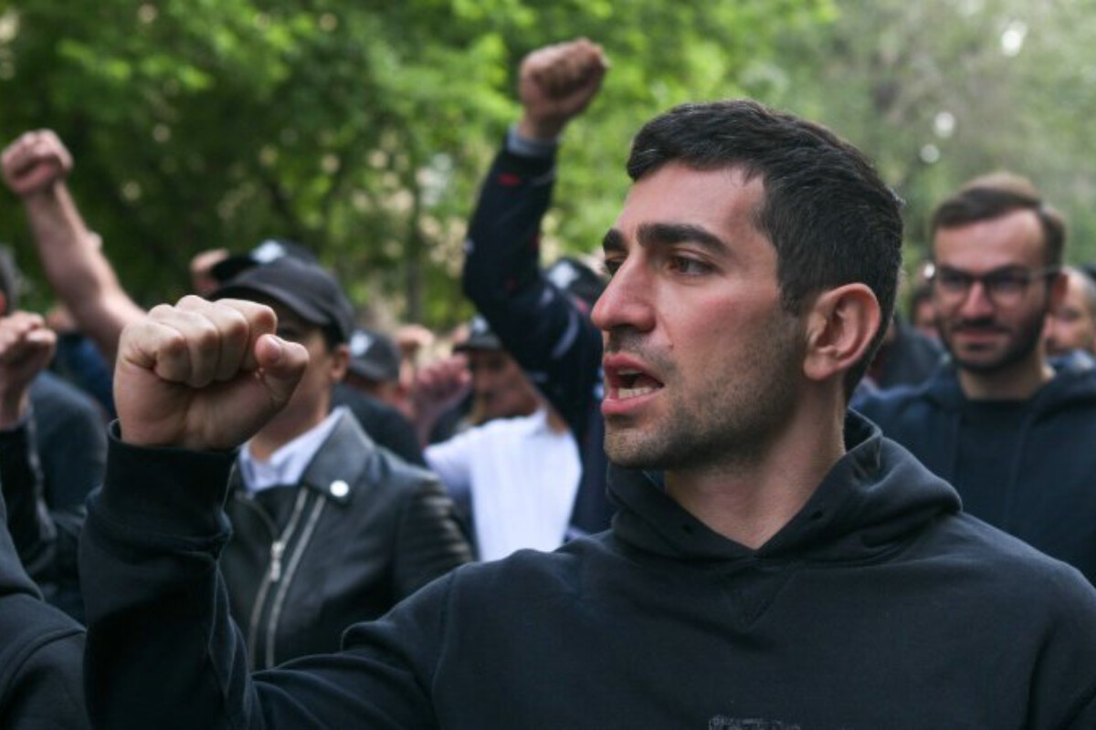 <p>Ermənistanın eks-prezidentinin oğlu etiraz aksiyasında saxlanılıb</p>