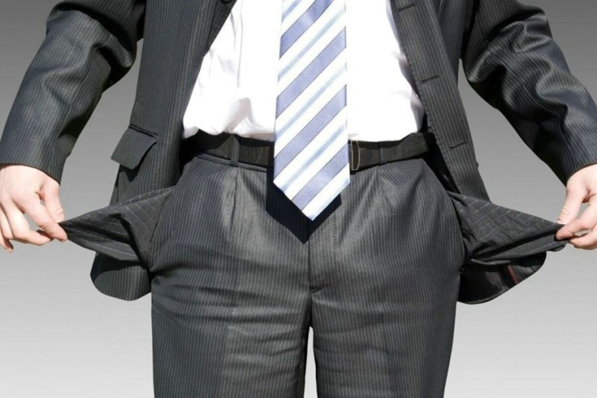 <p>36 illik bank iflas etdi</p>
