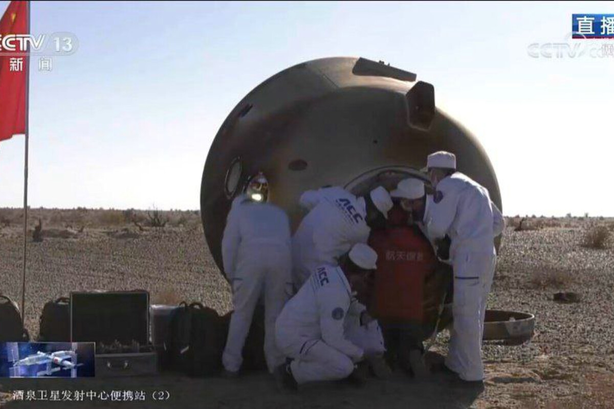 <p>Çinin "Şençjou-17" kosmik gəmisinin ekipajı Yerə qayıdıb</p>