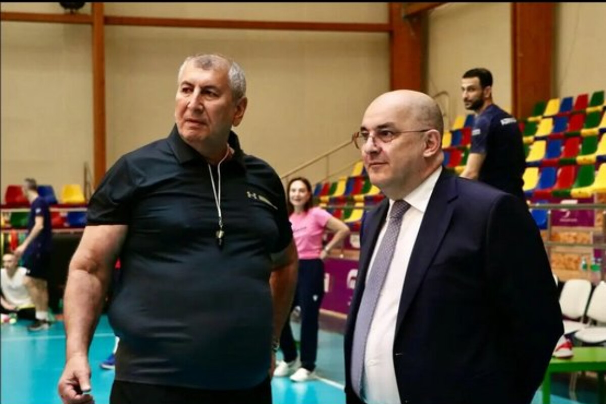 <p>AVF prezidenti qadın voleybol yığmamızlala görüşüb </p>