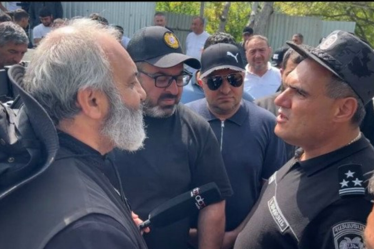 <p>Polis erməni deputatı Azərbaycanla sərhəddə buraxmadı</p>