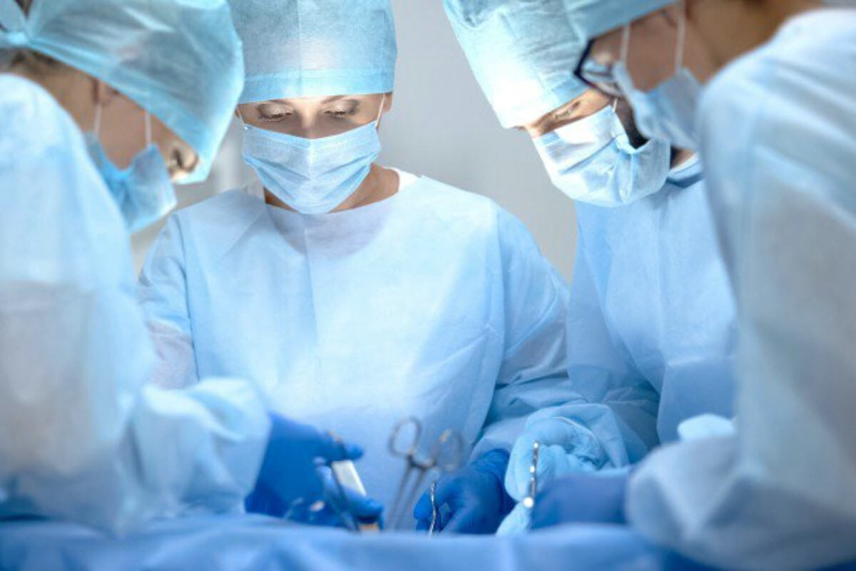 <p>Qadın əməliyyatdan sonra kosmetoloji klinikadan çəlləkdə çıxarılıb</p>