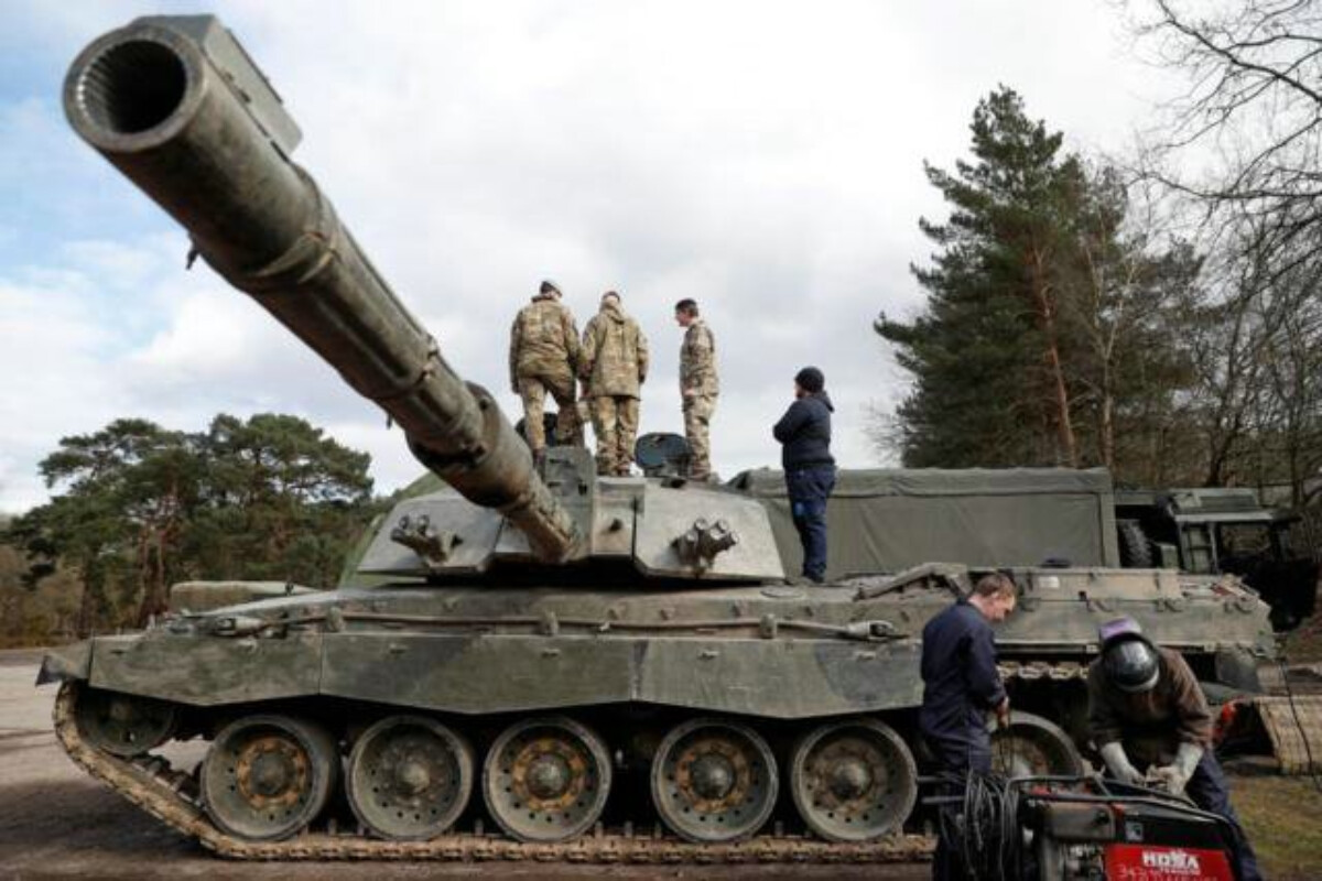 <p>Böyük Britaniya Ukraynaya qüsurlu tankları “bağışladı”</p>