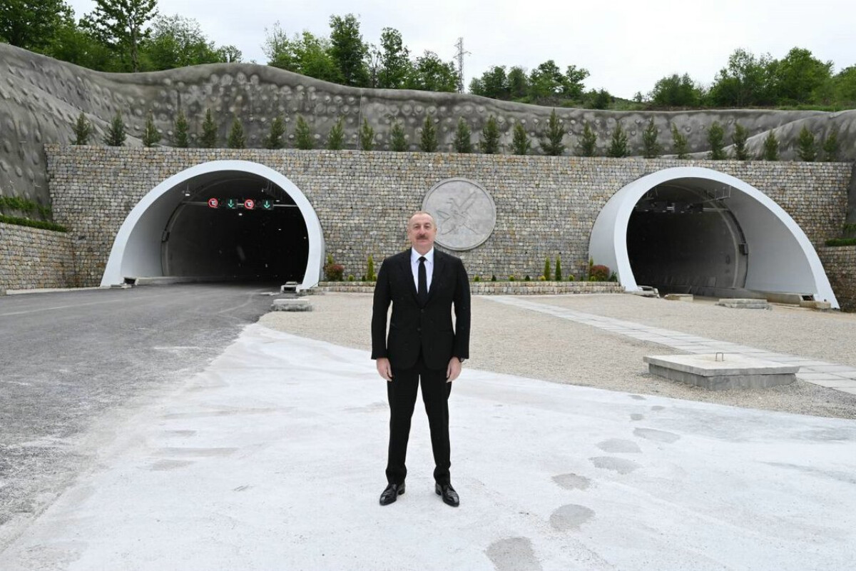 <p>İlham Əliyev tunel açılışında </p>