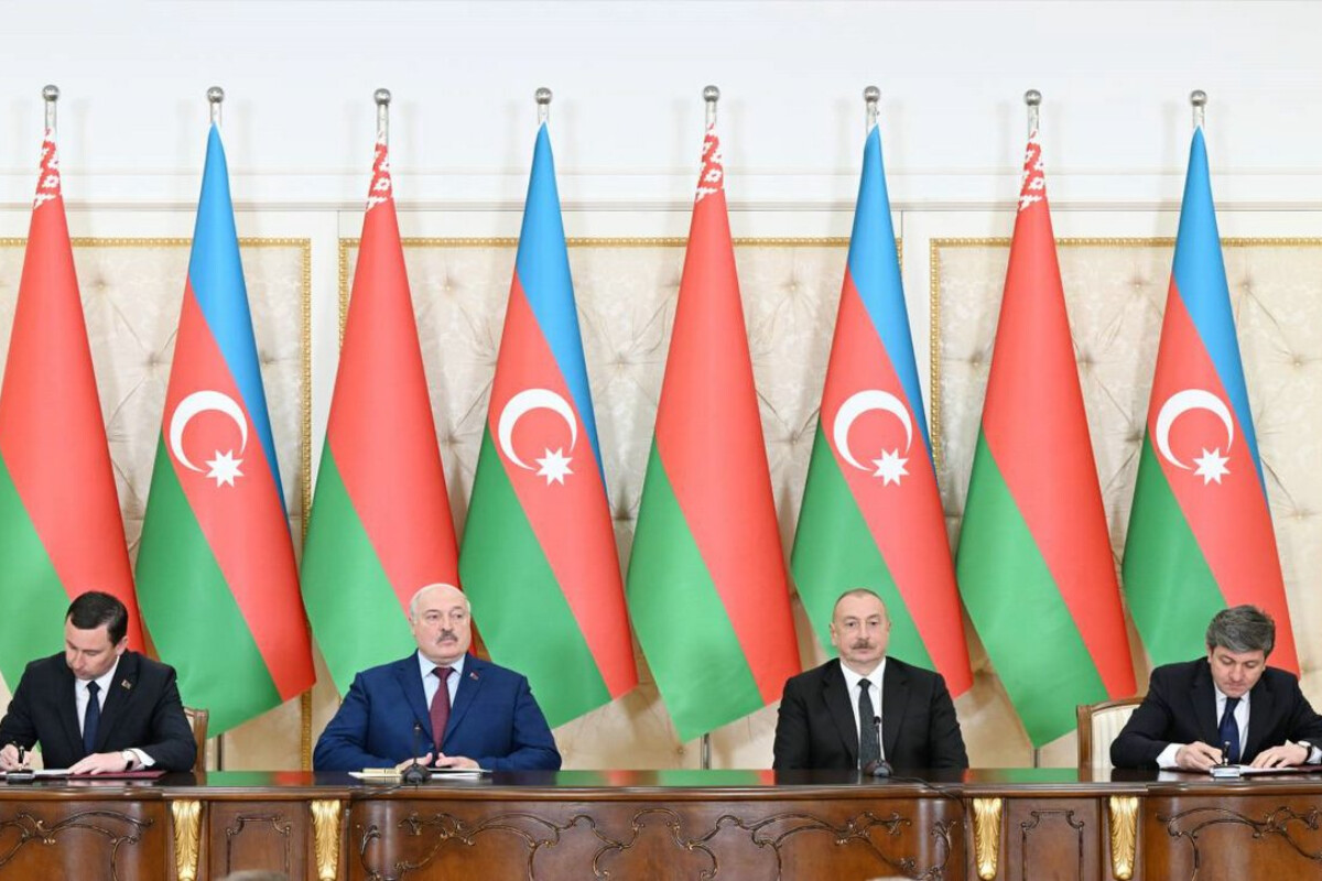 <p>Azerbaijan and Belarus signed documents</p> 