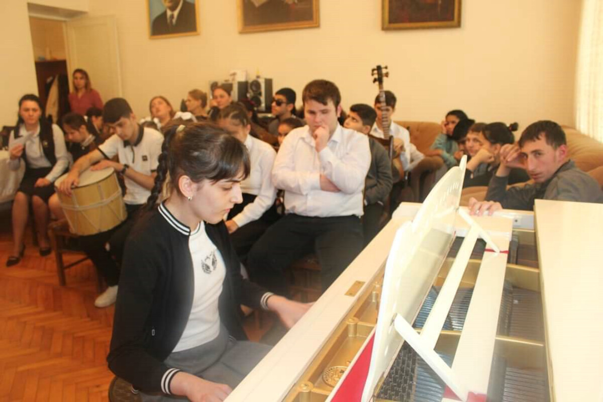 <p>BÜLBÜLÜN MEMORİAL MUZEYİNDƏ BEYNƏLXALQ MUZEYLƏR GÜNÜ QEYD OLUNUB</p>