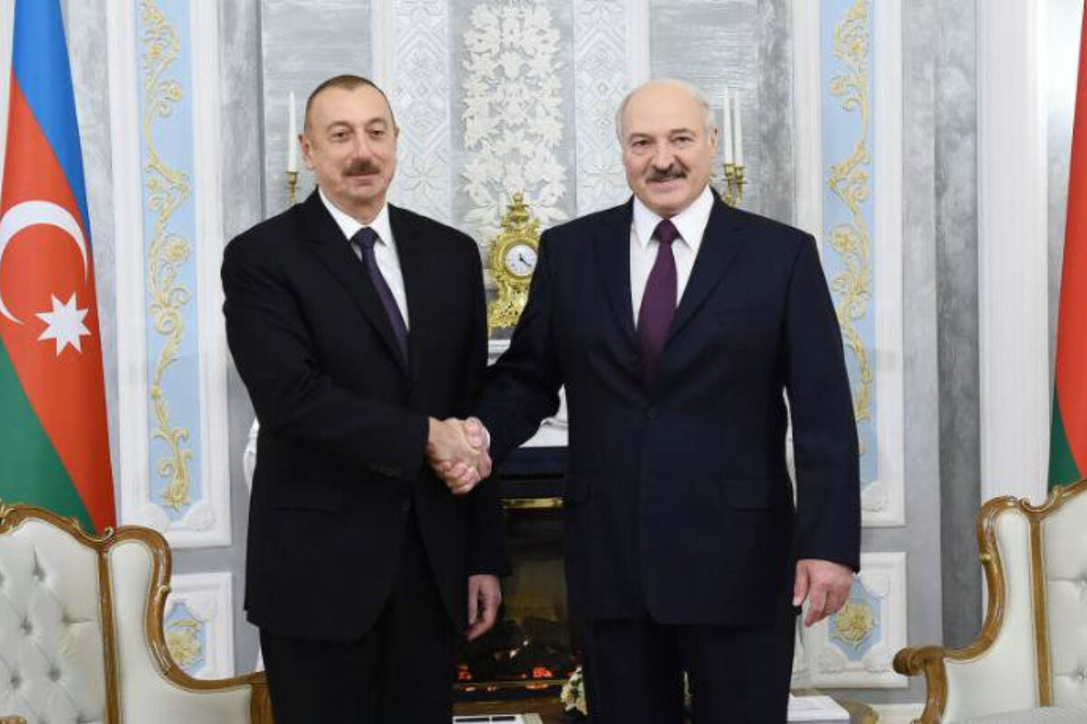 <p>Lukaşenko: Azərbaycan beynəlxalq arenada heyranedici uğurlar qazanıb</p>