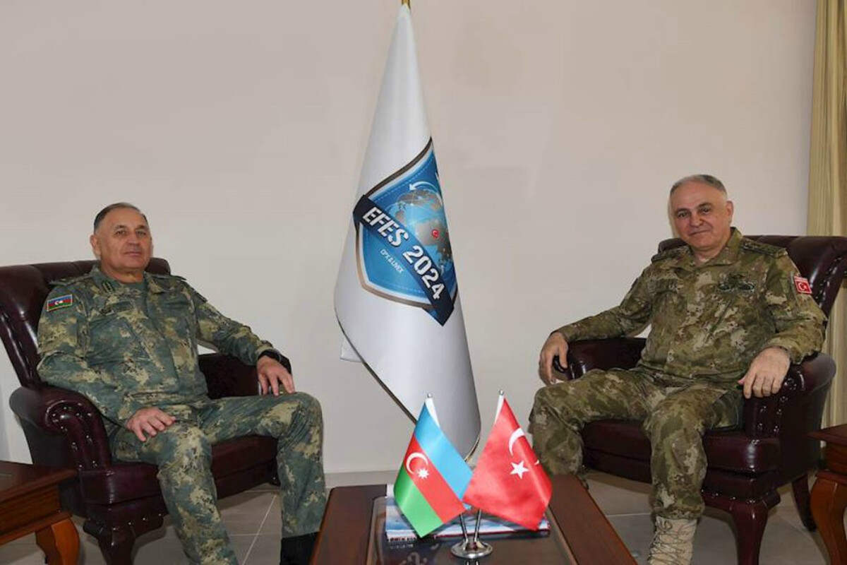 <p>Azərbaycan Ordusunun Baş Qərargah rəisi türkiyəli həmkarı ilə görüşüb</p>