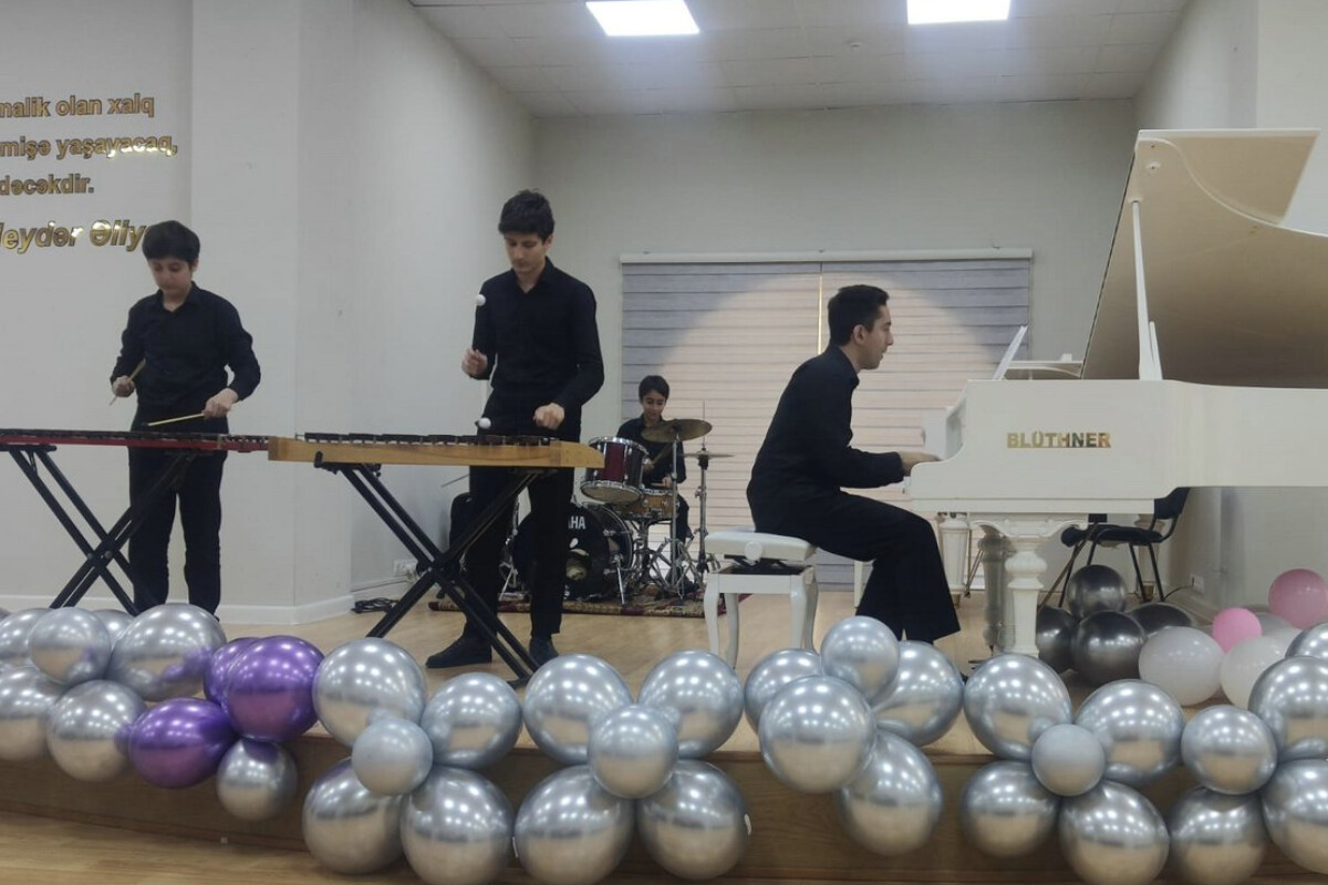 <p>İxtisas musiqi məktəb-studiyasının şagirdlərinin Gülarə Əliyeva adına 3 №-li Uşaq İncəsənət Məktəbində konserti</p>

<p> </p>