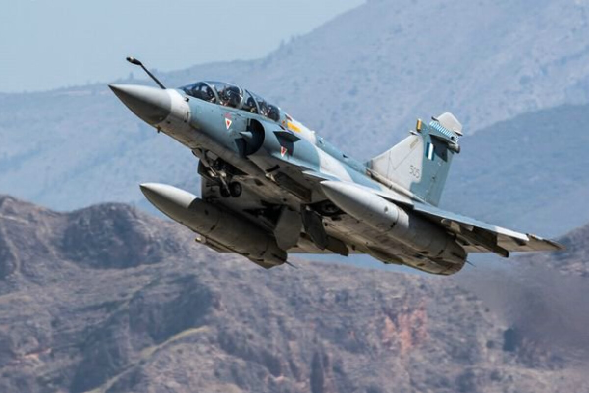 <p>Fransa “Mirage” qırıcılarını Ukraynaya köçürmək qərarına gəlib</p>