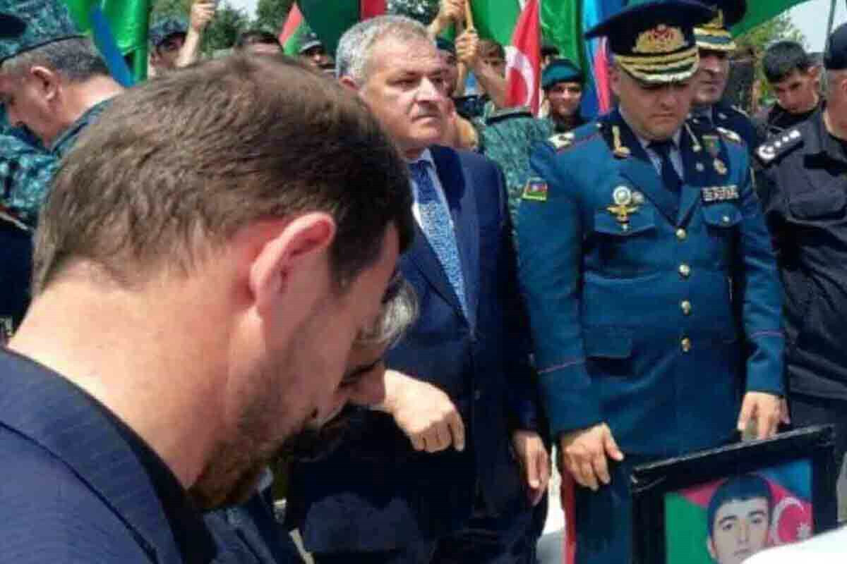 <p>Həlak olan DSX mayoru dəfn edilib</p>