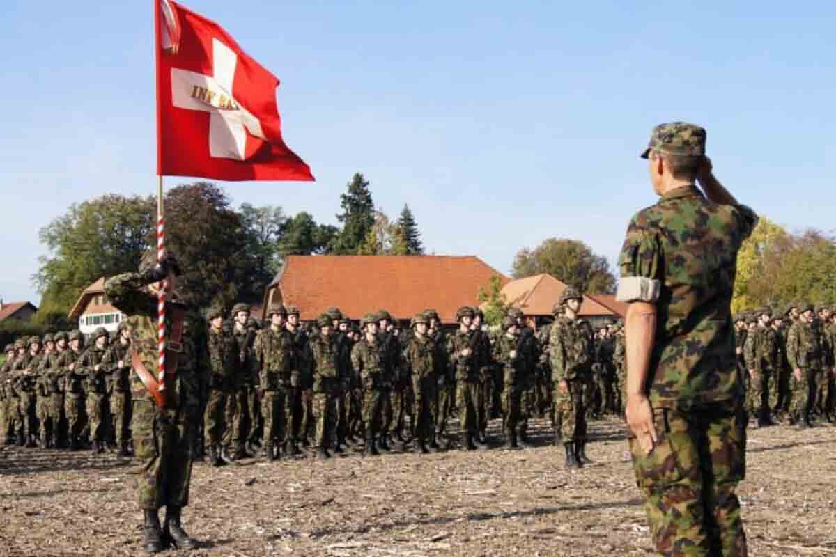 <p>İsveçrə Ukraynaya 4 min əsgər göndərib</p>