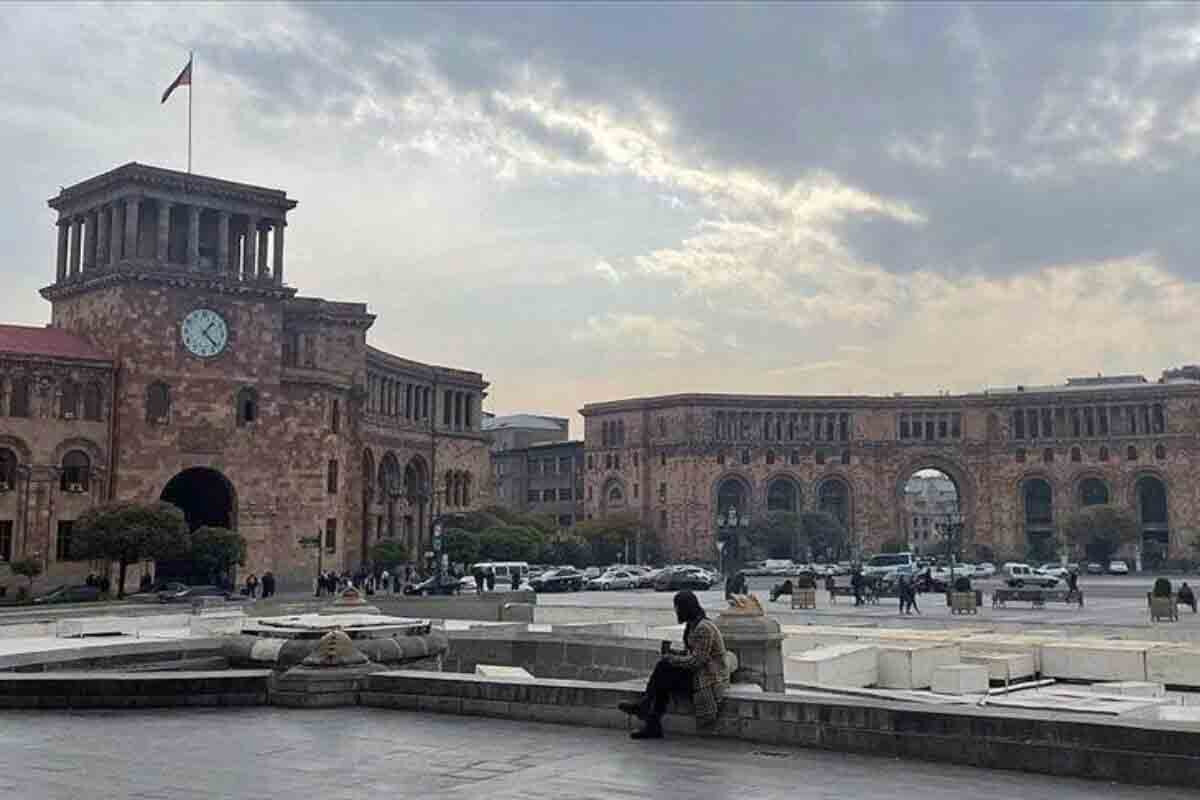 <p>Ermənistanın Belarusdakı səfiri məsləhətləşmələr üçün İrəvana çağırılıb</p>