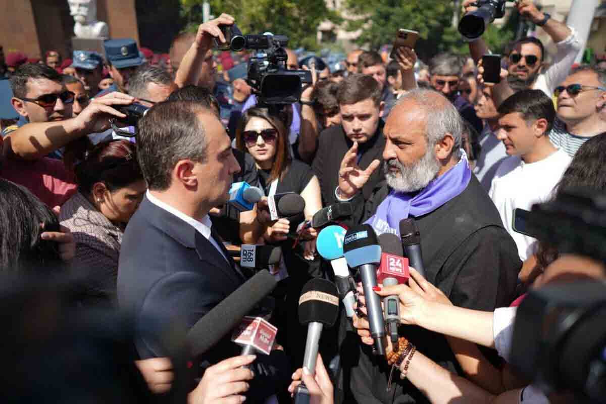 <p>II Qareginin Sərdarapata girməsinə niyə icazə verilmədi?</p>