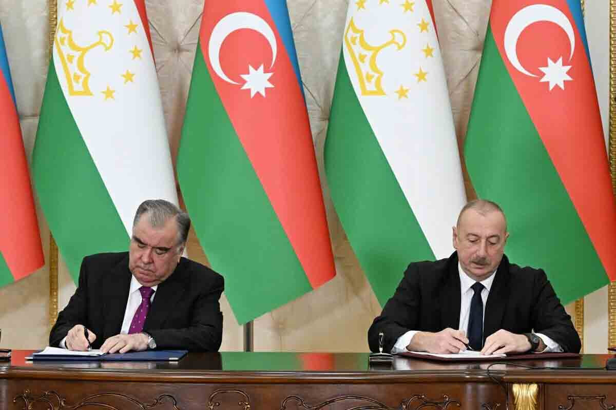 <p>Prezidentlər mətbuata bəyanatlarla çıxış ediblər</p>