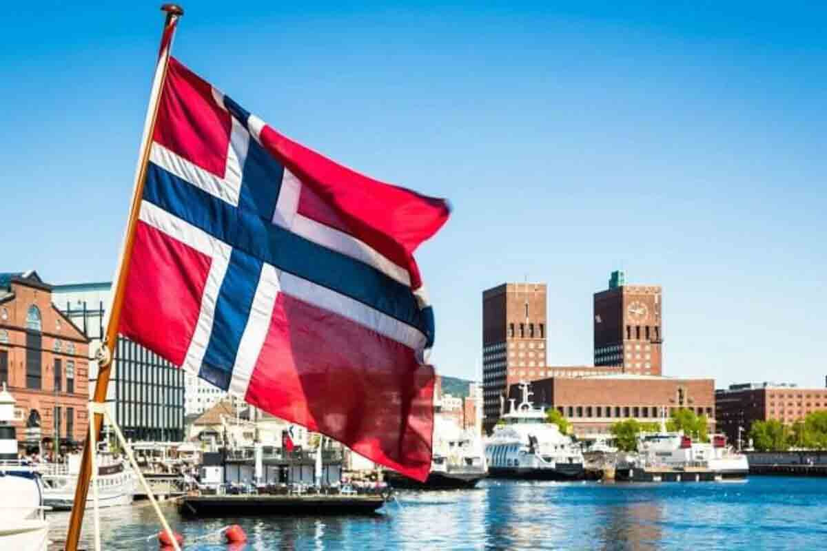 <p>Norveç Rusiya vətəndaşlarının ölkəyə girişini məhdudlaşdıracaq</p>