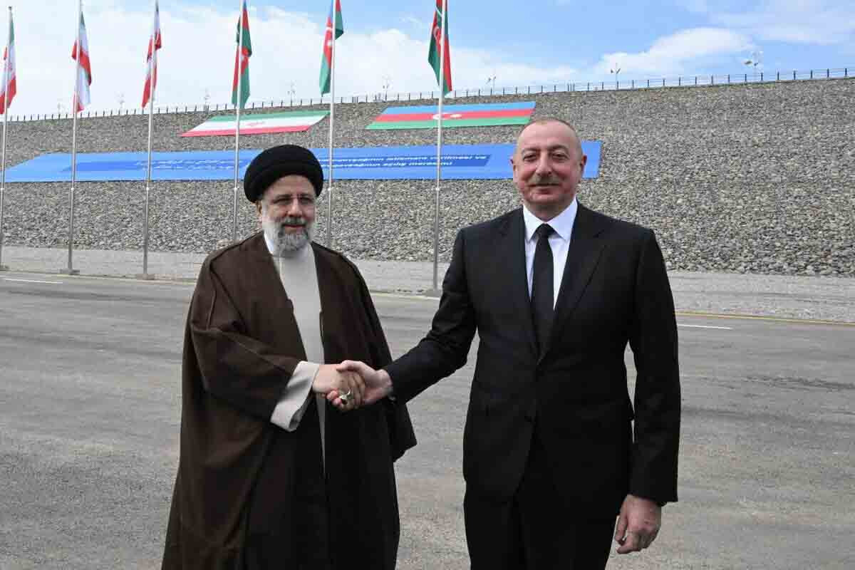 <p>ÖTƏN GÜNÜN XRONİKASI: Azərbaycan və İran prezidentlərinin nümayəndə heyətlərinin iştirakı ilə görüşü</p>