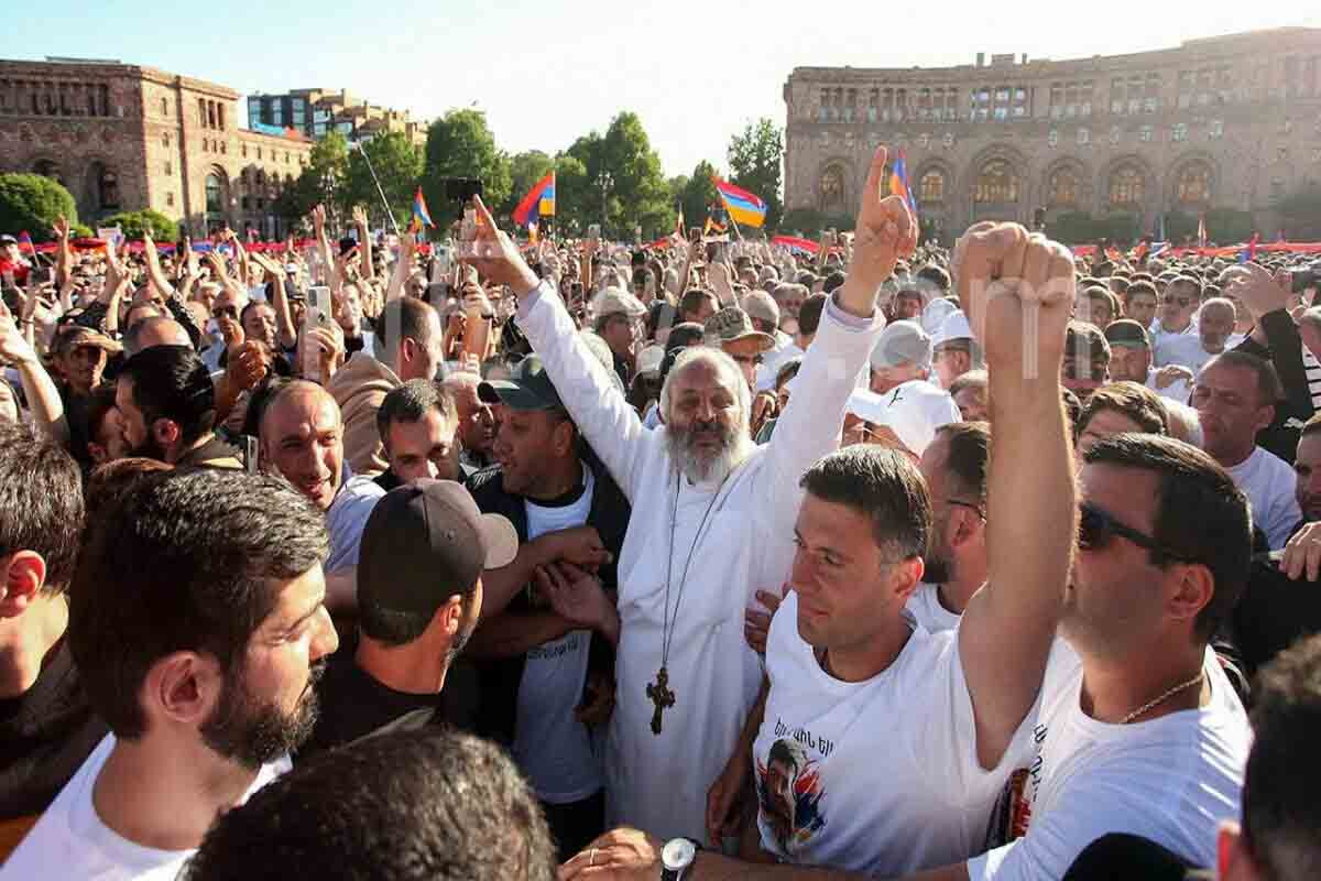 <p>Rusiya etirazlar fonunda Paşinyanın istefası perspektivini dəyərləndirib</p>