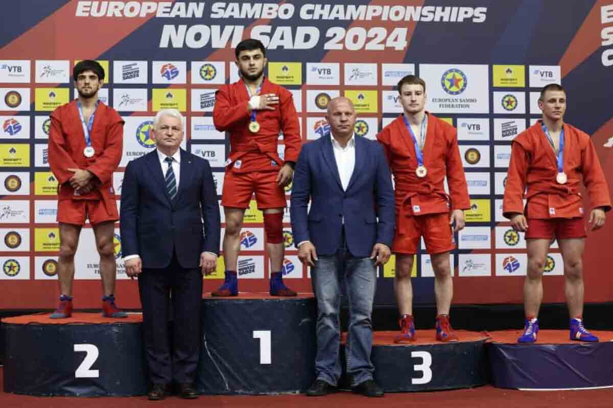 <p>Samboçumuz Elvin Bağırov erməni rəqibini məğlub edərək Avropa çempionu olub </p>