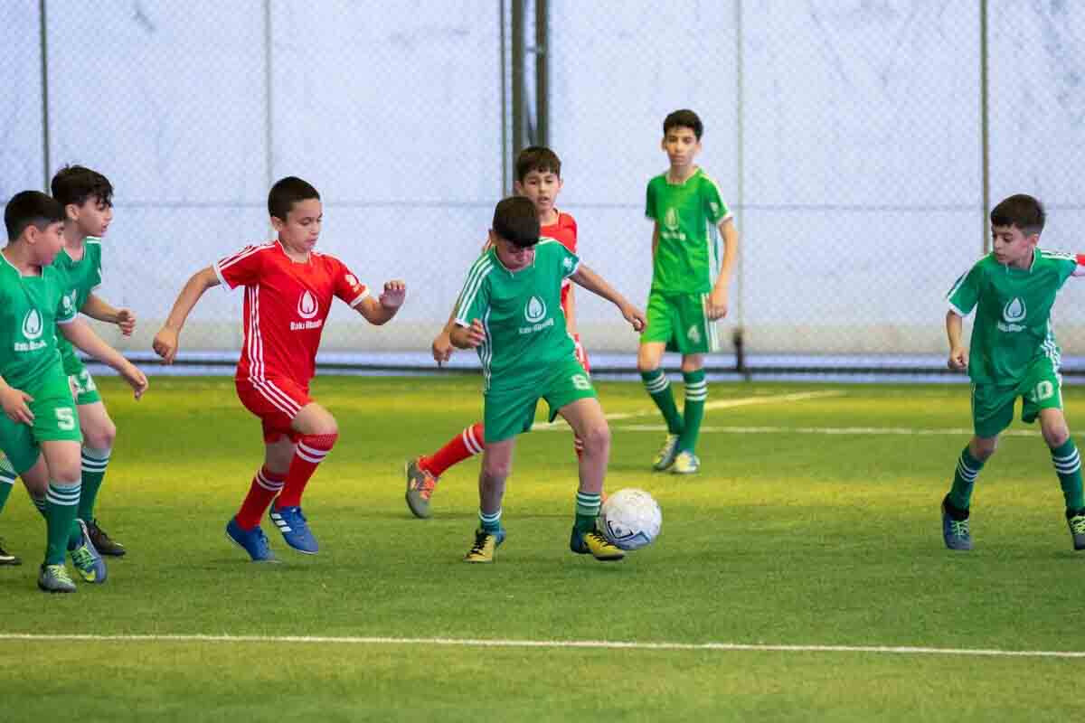 <p>Mini-futbol turnirində yarımfinal oyunları keçiriləcək</p>